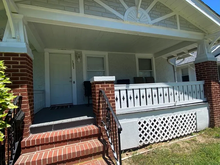 127 Phillips Ave — Photo 3