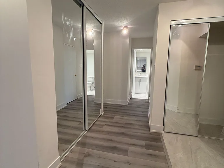 7440 Bathurst St #202 — Photo 14