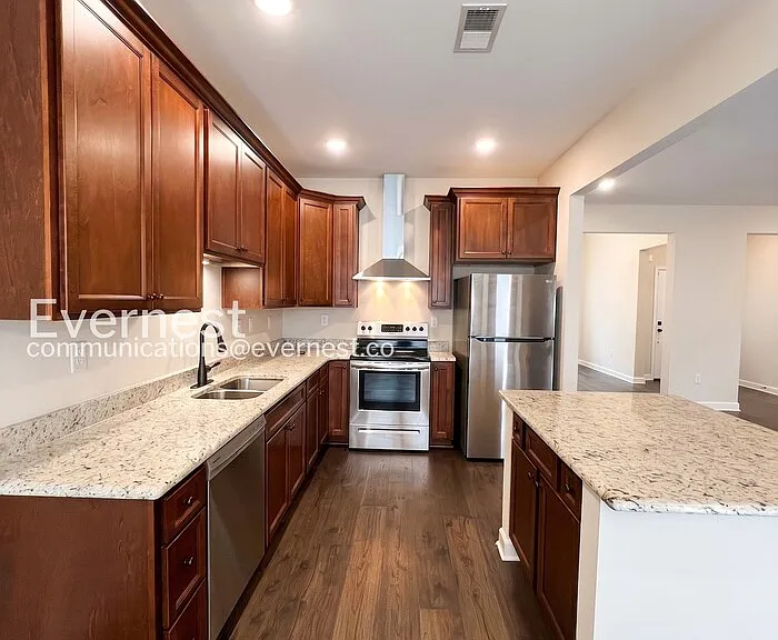 4876 Reunion Dr — Photo 6