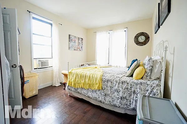 Rented by Mdrn Residential | media 5