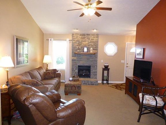 4th image of 324 Morehead Dr
