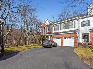 60 Pine Lake Ter #T060, River Vale, NJ 07675