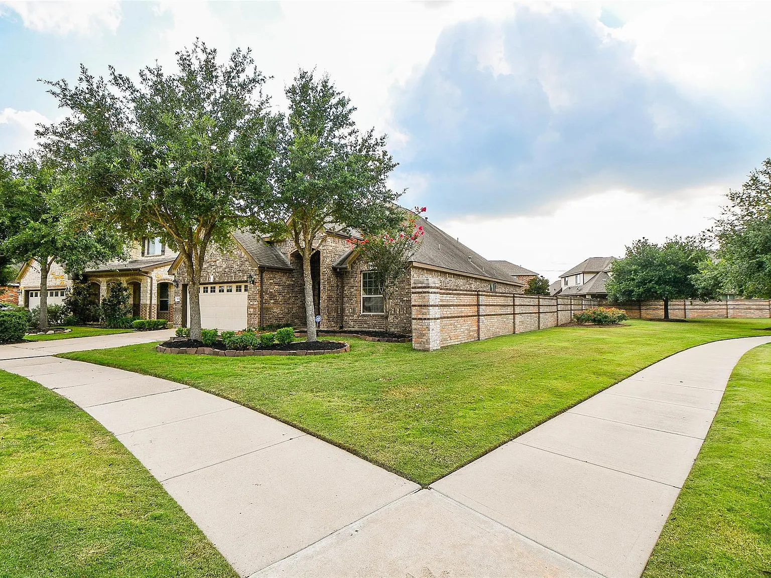 4 bed, 3.0 bath, 2770 sqft, $2,650 — Photo 4