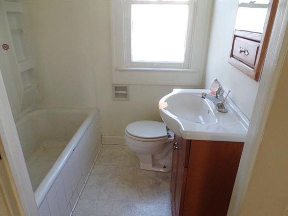 5th image of 1026 N Euclid Ave