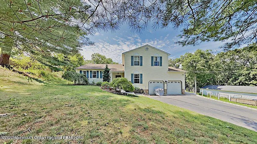 3 bed, 3.5 bath, 2791 sqft, $4,500 — Photo 2