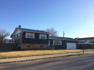 901 20th St E, Williston, ND 58801