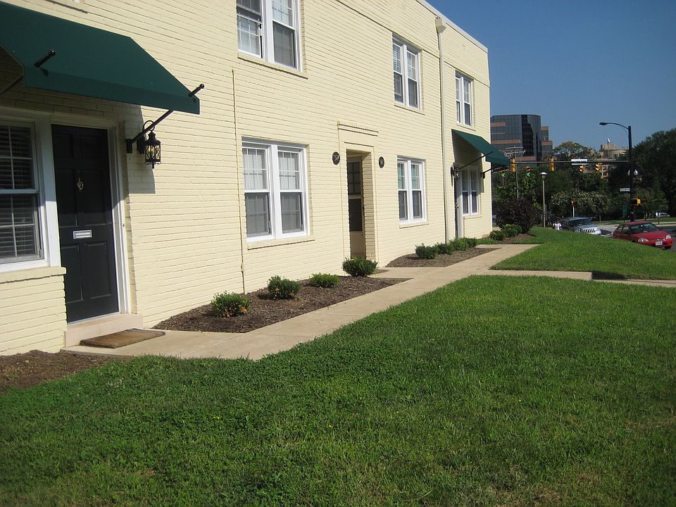1st image of 722 N Oakland St