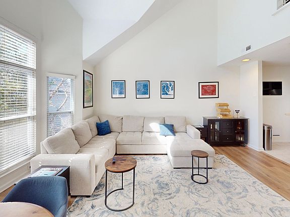5th image of 521 N Graham St Unit 3E