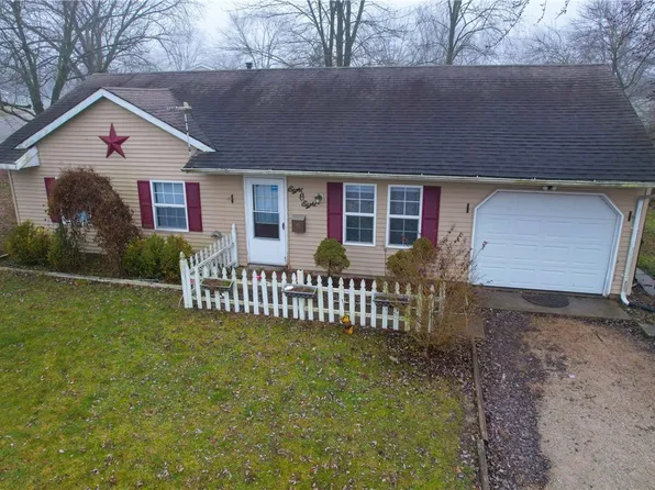 808 Timberline Dr, Danville, IL 61832