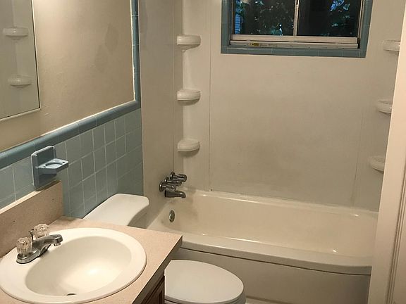 3rd image of 3812 Atterbury St #B