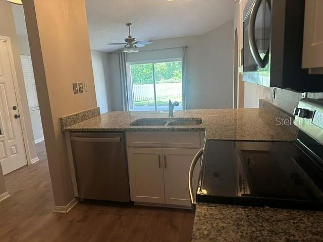 515 Scarlet Maple Ct — Photo 3