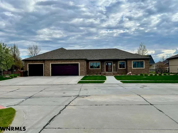 602 W 38th St, Scottsbluff, NE 69361
