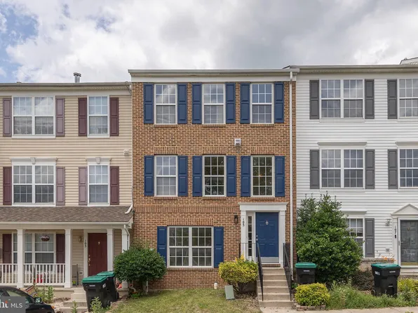 105 Cannon Ct, Strasburg, VA 22657