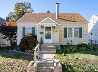 2022 43rd St, Rock Island, IL 61201