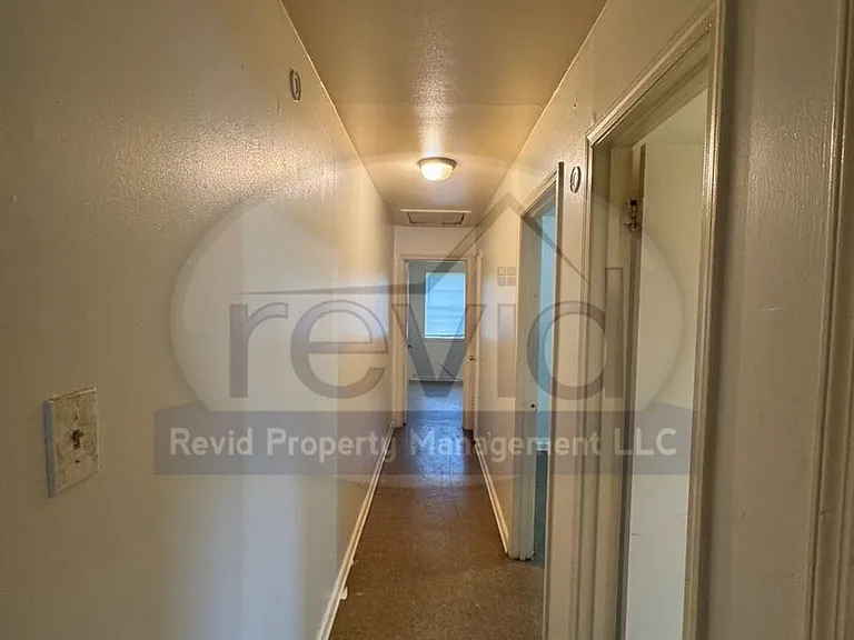 2412 Charjean — Photo 6