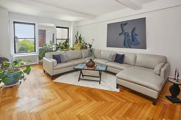 Sold by Compass | media 17