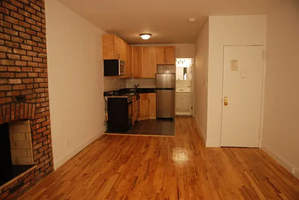 Rented by Buchbinder & Warren | media 11