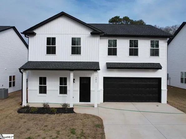 101 McGowan St, Laurens, SC 29360