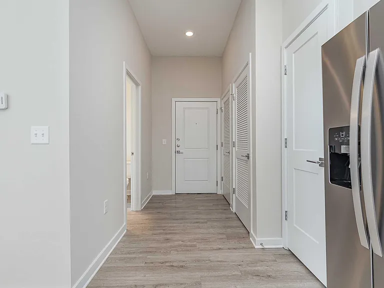 Middle Sound West Apartments — Photo 85