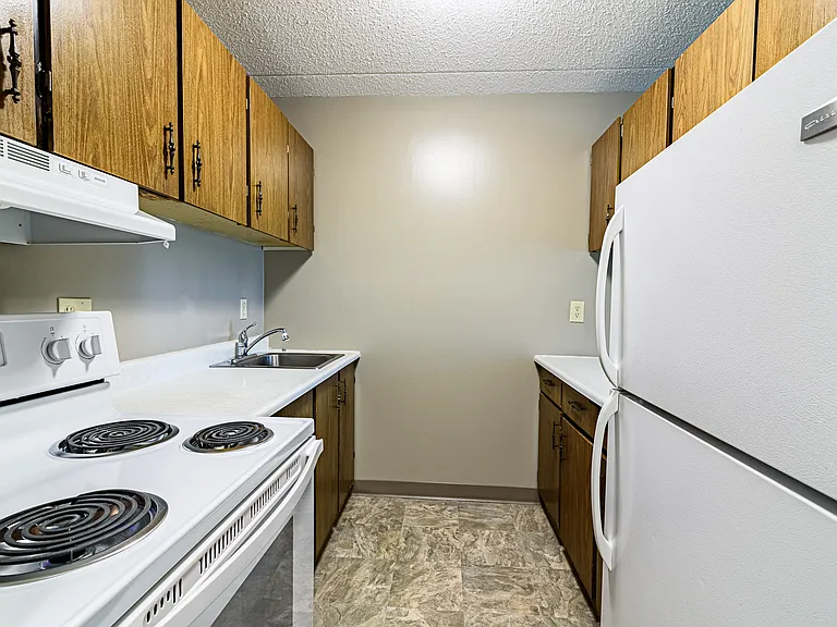 35 Strauss Dr — Photo 3