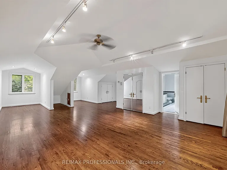 32 Edenbrook Hl — Photo 36
