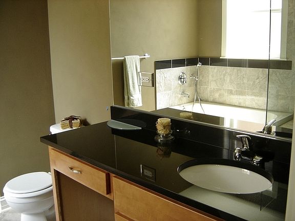 3rd image of 4335 W Dickens Ave APT 202