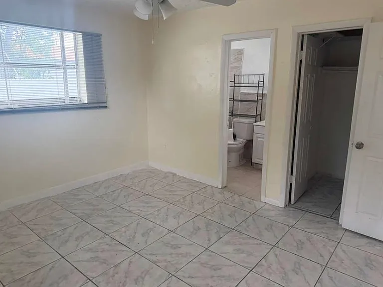 15812 NW 39th Ct — Photo 10