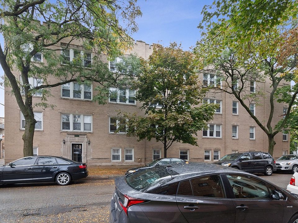 Top Floor unit! Investors Welcome!