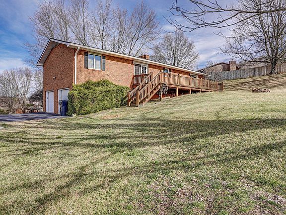 4th image of 310 Winegate Rd