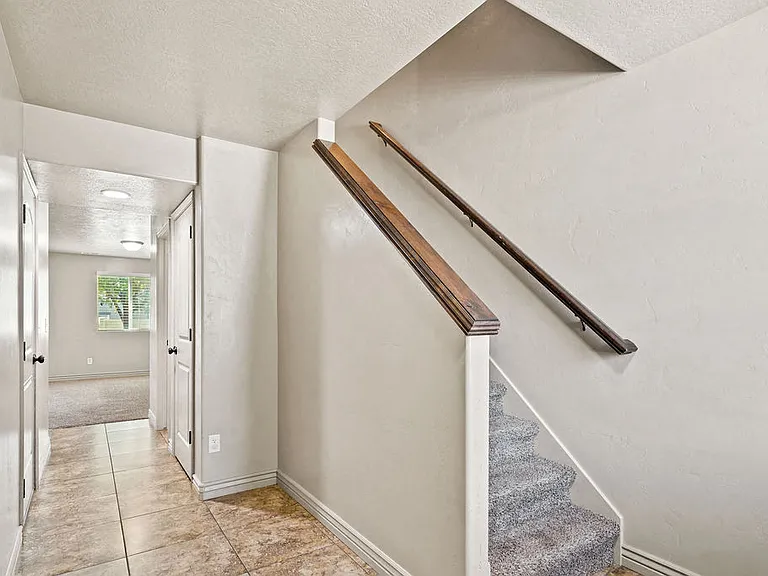 Angels Landing Townhomes — Photo 9