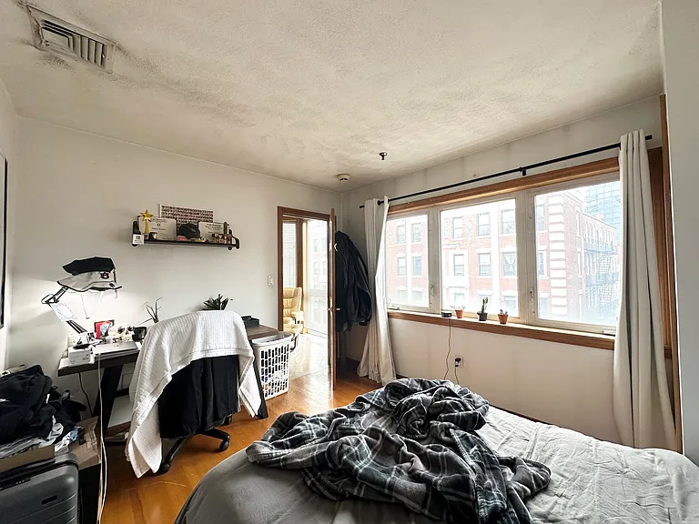 237 Hanover St #4B — Photo 10