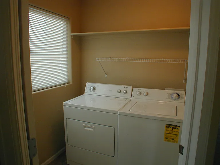520 W 2nd St — Photo 7