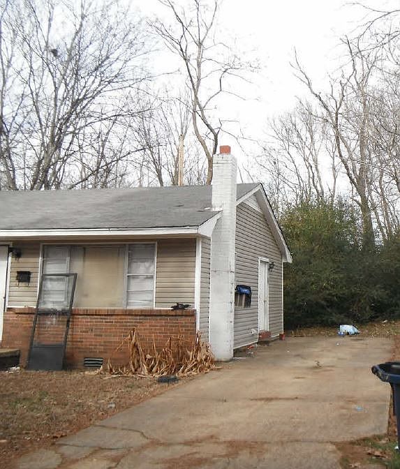 2nd image of 105 Johnson Dr