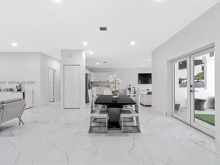 13305 SW 190th Ter — Photo 18