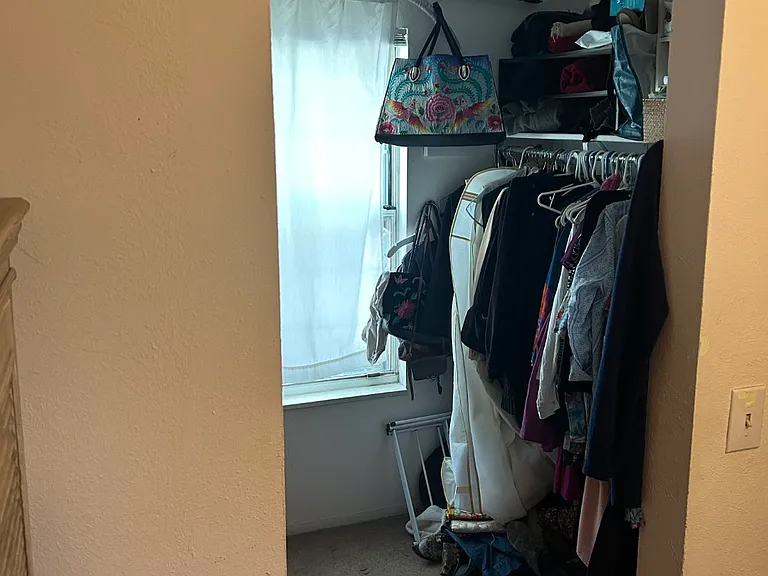 242 Griffith St — Photo 21