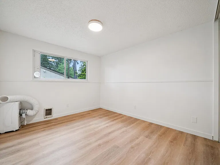3924 SE 168th Ave — Photo 19