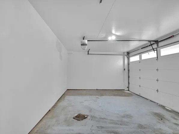 31 Roosevelt Place image 15 of 17