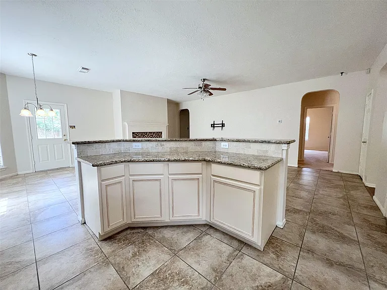 4723 Silverlake Dr — Photo 16
