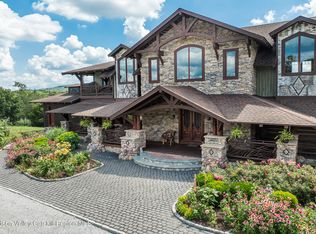 165 Drake Rd, Pleasant Valley, NY 12569