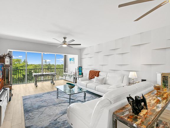 2nd image of 100 Stevens Landing Dr Unit 201