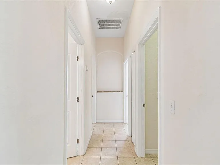37 Greenpark Blvd — Photo 42
