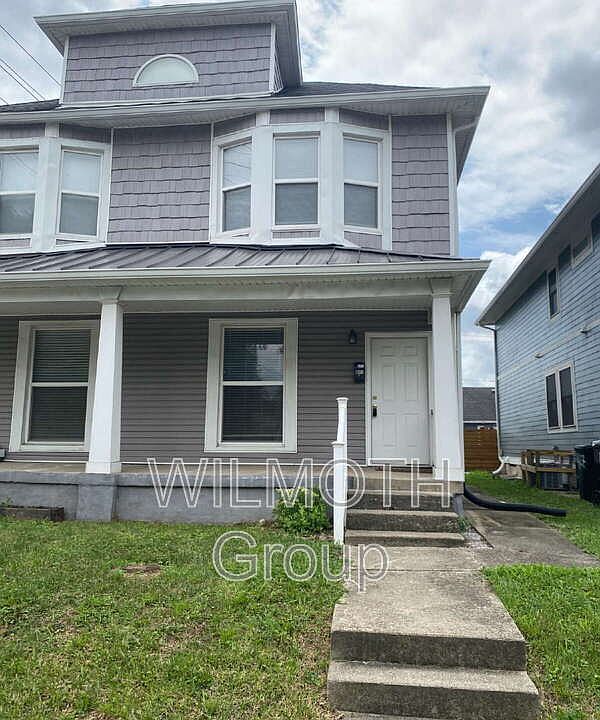 1st image of 1429 E New York St