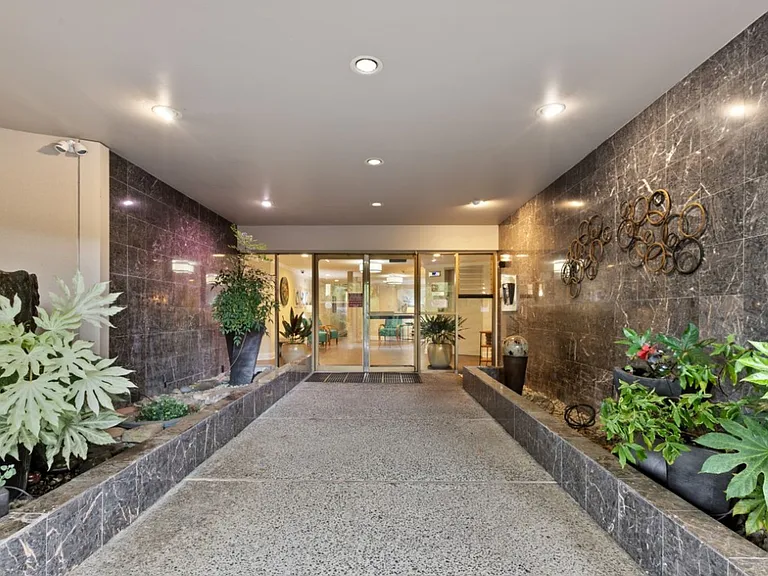 550 Elm Way #106 — Photo 3