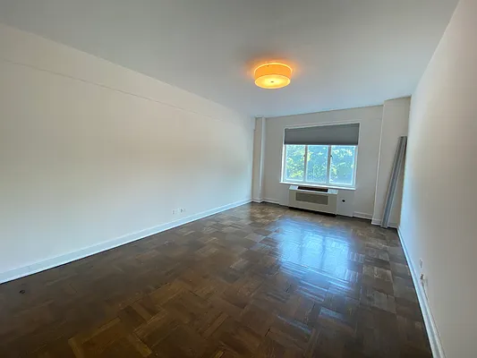 Rented by essential NEW YORK Real Estate | media 17