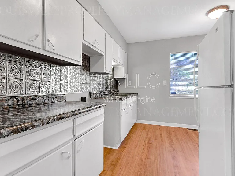 2421 Lindsay Ave #1 — Photo 3