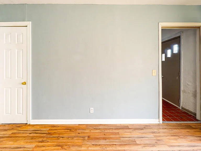 1652 Summit Rd #2 — Photo 1
