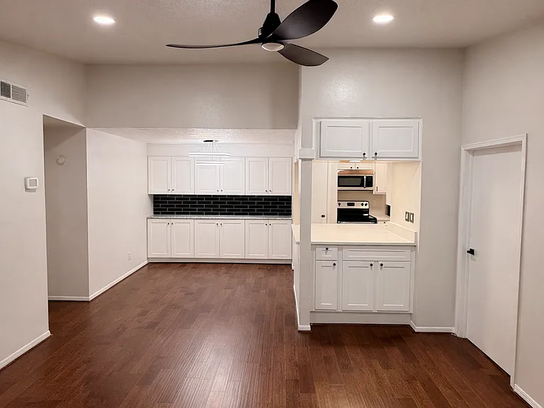 2125 Augusta Dr #484 — Photo 6