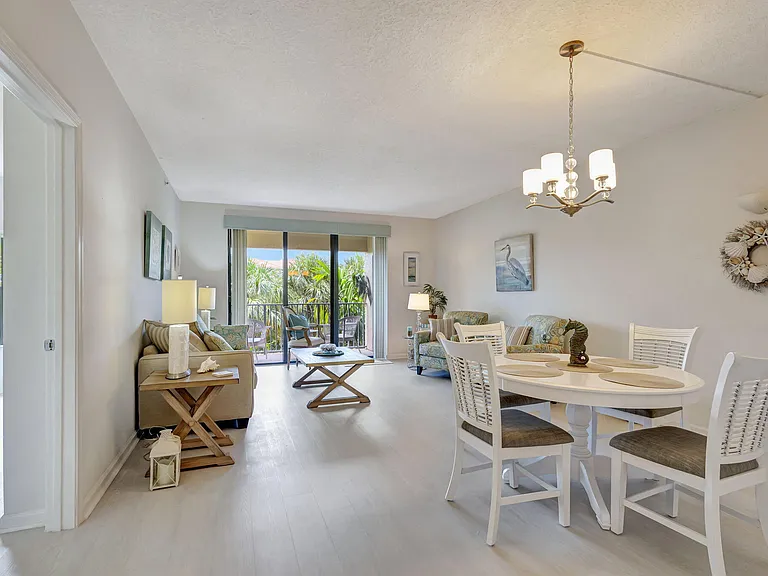 800 Uno Lago Dr #302 — Photo 13