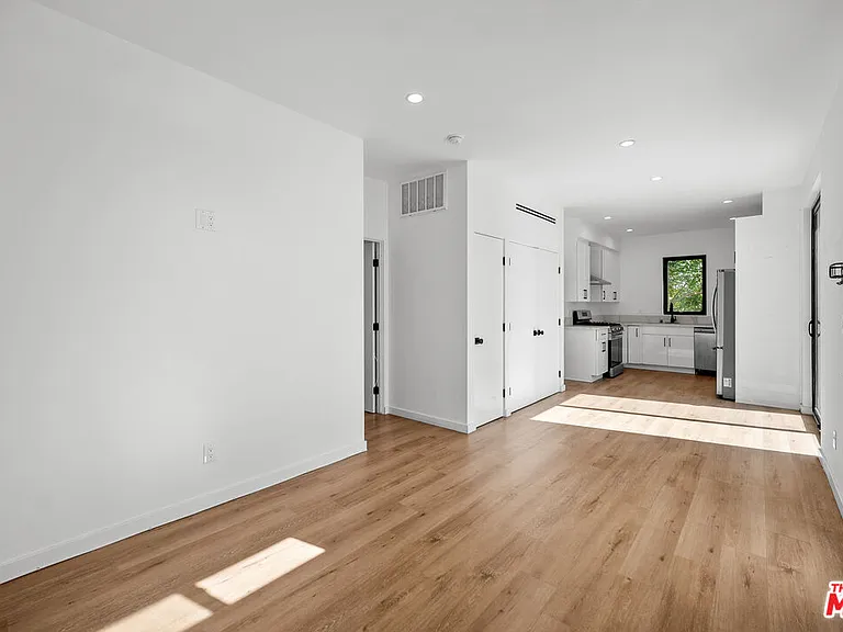 2646 Westwood Blvd — Photo 11