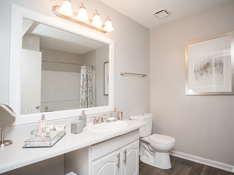 City Park Apartments — Photo 10